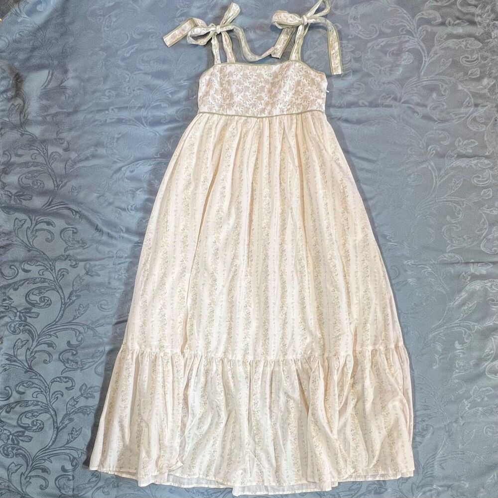 In Loom Floral Cottagecore Maxi Dress Sz S Sage Green Tie Strap Smocked Prairie